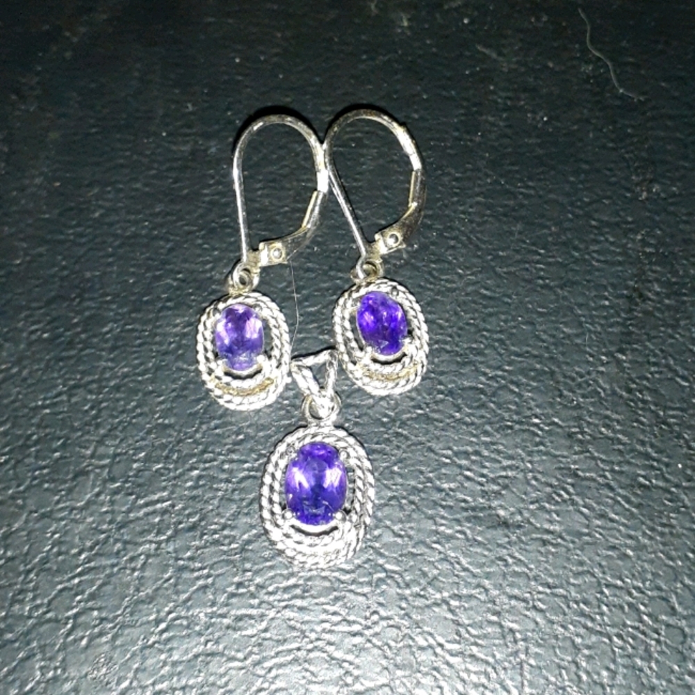 Purple pendent and matching earrings